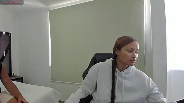 AnnieAndStefan online show from March 2026 02:19:01 PM