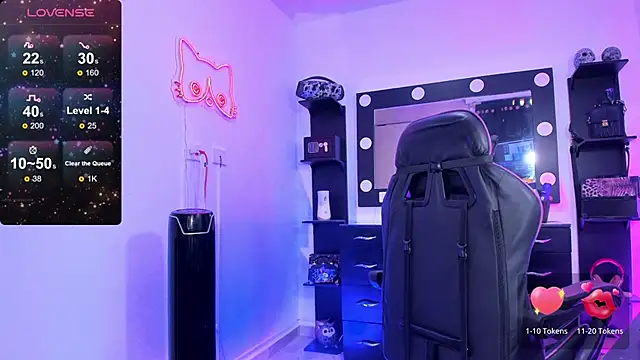 miss kitty online show from October 2025 06:09:01 PM