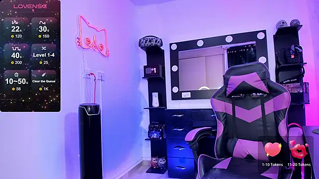 miss kitty online show from November 2025 12:24:01 AM