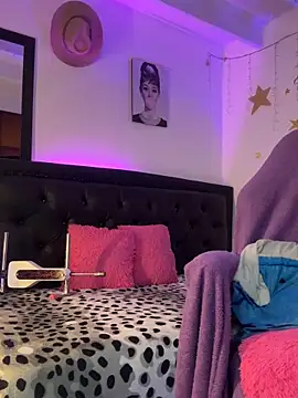 lonely shewolf online show from February 2026 06:42:01 PM