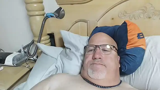 Snapshot of Bigbear0563 chatting on March 2026 04:01:01 PM Bigbear0563 online show from March 2026 04:01:01 PM