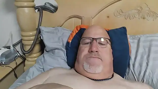 Snapshot of Bigbear0563 chatting on April 2026 02:04:02 PM Bigbear0563 online show from April 2026 02:04:02 PM