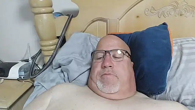 Snapshot of Bigbear0563 chatting on April 2026 04:37:02 PM Bigbear0563 online show from April 2026 04:37:02 PM