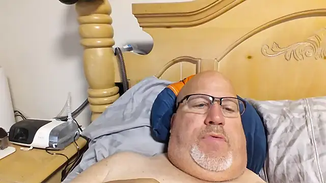 Snapshot of Bigbear0563 chatting on April 2026 04:23:01 PM Bigbear0563 online show from April 2026 04:23:01 PM