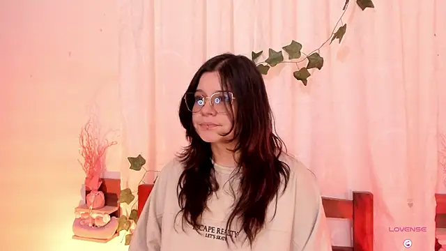 Snapshot of Mey_moon chatting on February 2025 08:22:01 PM Mey moon online show from February 2025 08:22:01 PM