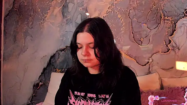 Snapshot of Mey_moon chatting on November 2025 04:01:02 PM Mey moon online show from November 2025 04:01:02 PM