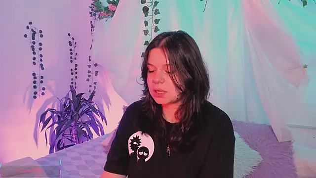 Snapshot of Mey_moon chatting on December 2025 03:03:02 AM Mey moon online show from December 2025 03:03:02 AM