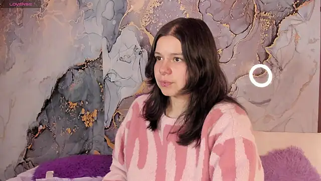 Snapshot of Mey_moon chatting on February 2026 03:33:02 AM Mey moon online show from February 2026 03:33:02 AM