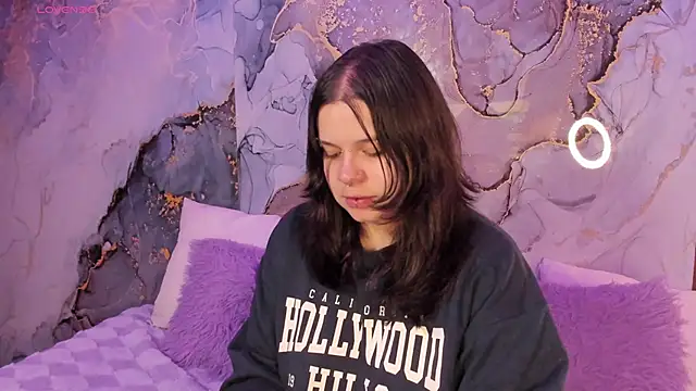 Snapshot of Mey_moon chatting on February 2026 03:33:01 AM Mey moon online show from February 2026 03:33:01 AM