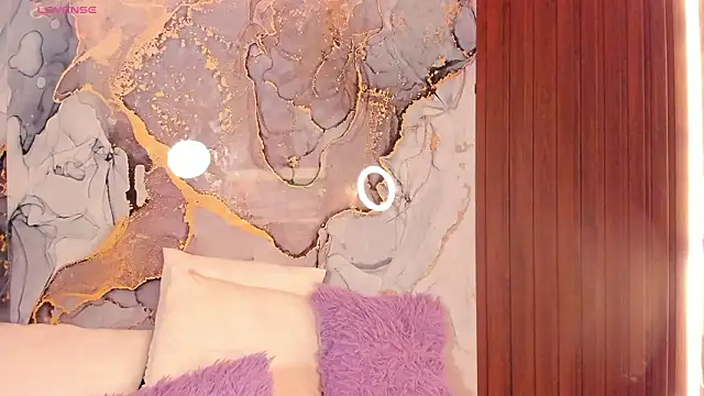 Snapshot of Mey_moon chatting on February 2026 12:04:02 AM Mey moon online show from February 2026 12:04:02 AM