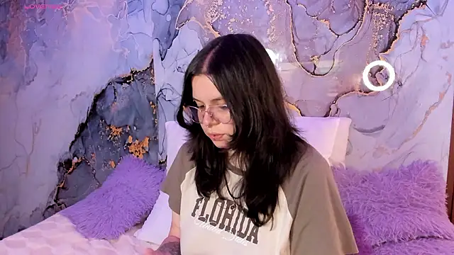 Snapshot of Mey_moon chatting on February 2026 03:46:01 AM Mey moon online show from February 2026 03:46:01 AM