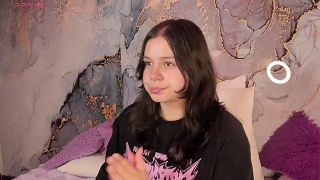 Snapshot of Mey_moon chatting on February 2026 05:03:02 AM Mey moon online show from February 2026 05:03:02 AM