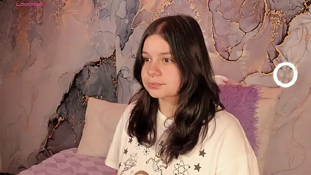 Snapshot of Mey_moon chatting on February 2026 03:48:01 AM Mey moon online show from February 2026 03:48:01 AM