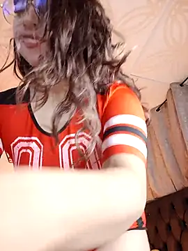 Piafisher1 online show from October 2025 11:26:02 PM