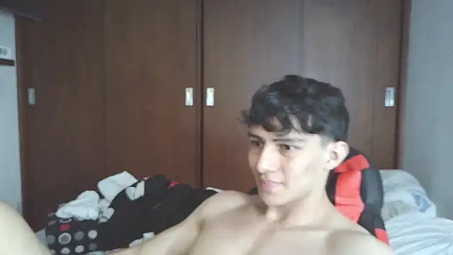 Snapshot of aresholland chatting on November 2025 07:47:01 PM aresholland online show from November 2025 07:47:01 PM