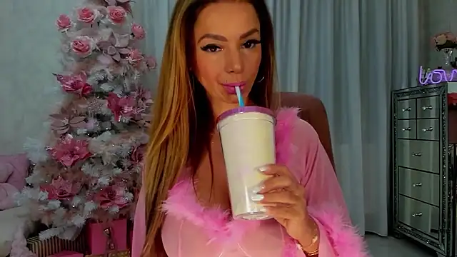 Snapshot of SeductiveButterfly chatting on December 2024 12:23:01 AM SeductiveButterfly online show from December 2024 12:23:01 AM