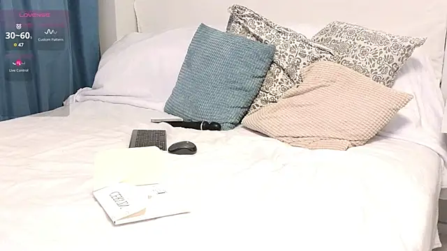 Snapshot of missmiamore chatting on January 2025 09:57:01 PM missmiamore online show from January 2025 09:57:01 PM