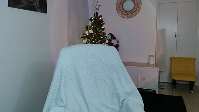 Snapshot of Crystal-dreamt chatting on December 2025 09:48:01 AM Crystal-dreamt online show from December 2025 09:48:01 AM