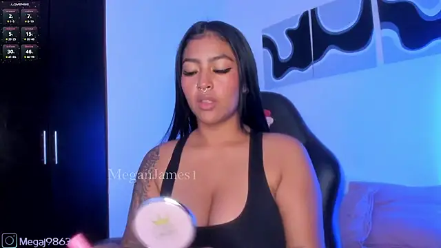 Snapshot of meganjames1 chatting on November 2025 01:46:02 PM meganjames1 online show from November 2025 01:46:02 PM