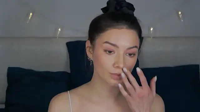 Snapshot of sinthiaroze chatting on February 2025 02:21:02 PM sinthiaroze online show from February 2025 02:21:02 PM