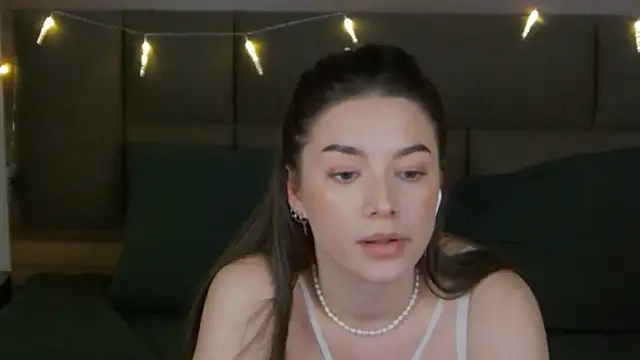 Snapshot of sinthiaroze chatting on February 2025 06:31:01 PM sinthiaroze online show from February 2025 06:31:01 PM