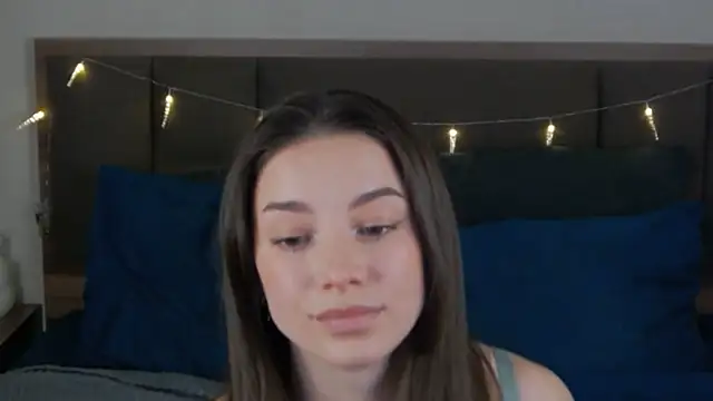 Snapshot of sinthiaroze chatting on March 2025 03:48:02 PM sinthiaroze online show from March 2025 03:48:02 PM