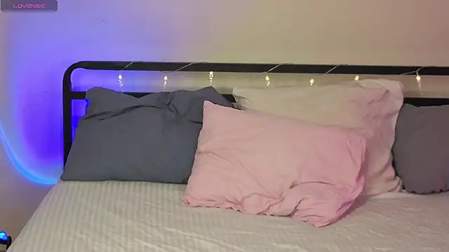 Snapshot of sinthiaroze chatting on November 2025 05:23:02 PM sinthiaroze online show from November 2025 05:23:02 PM