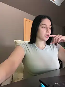 moniqque online show from October 2025 01:33:02 PM