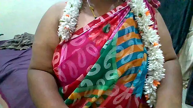 Snapshot of archanatelugu9 chatting on January 2025 09:57:01 PM archanatelugu9 online show from January 2025 09:57:01 PM