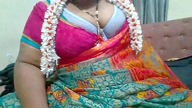 Snapshot of archanatelugu9 chatting on November 2025 06:53:02 PM archanatelugu9 online show from November 2025 06:53:02 PM