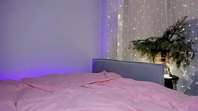 Snapshot of lina_stones chatting on December 2025 10:46:02 AM lina stones online show from December 2025 10:46:02 AM