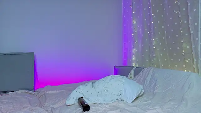 Snapshot of lina_stones chatting on February 2026 03:40:02 PM lina stones online show from February 2026 03:40:02 PM