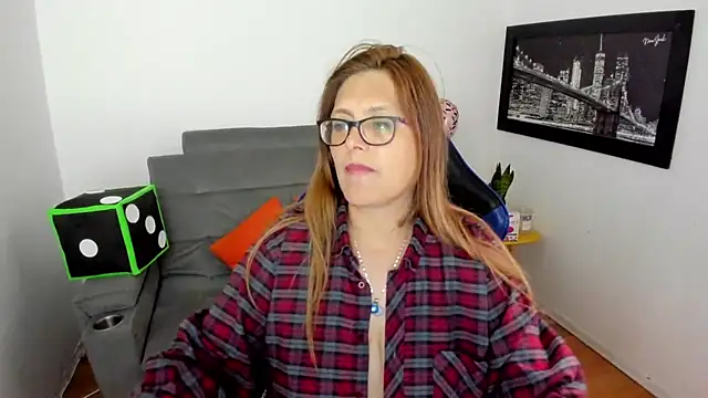 Ivette Shaira online show from January 2025 02:10:01 PM