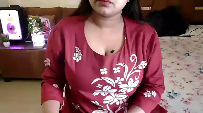 Snapshot of shivi_moto chatting on February 2025 06:26:02 AM shivi moto online show from February 2025 06:26:02 AM