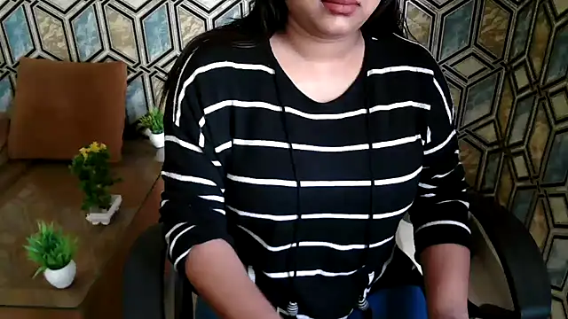 Snapshot of shivi_moto chatting on February 2025 06:48:01 AM shivi moto online show from February 2025 06:48:01 AM