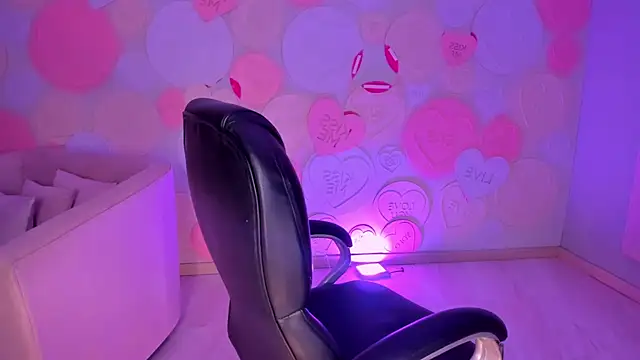 Snapshot of MileyCruz_ chatting on December 2024 03:44:02 AM MileyCruz online show from December 2024 03:44:02 AM