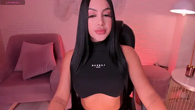 Snapshot of MileyCruz_ chatting on January 2025 05:00:02 AM MileyCruz online show from January 2025 05:00:02 AM