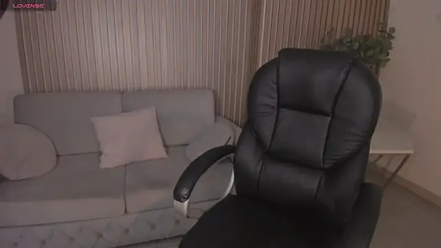 Snapshot of MileyCruz_ chatting on February 2025 03:28:01 AM MileyCruz online show from February 2025 03:28:01 AM