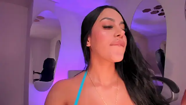 Snapshot of MileyCruz_ chatting on March 2025 07:09:02 AM MileyCruz online show from March 2025 07:09:02 AM