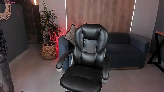 Snapshot of MileyCruz_ chatting on September 2025 07:35:01 PM MileyCruz online show from September 2025 07:35:01 PM