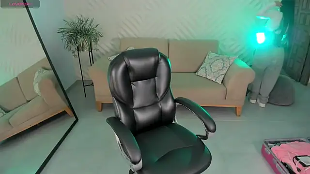 Snapshot of MileyCruz_ chatting on February 2026 09:55:01 PM MileyCruz online show from February 2026 09:55:01 PM