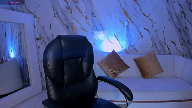 DannaCruz online show from January 2026 07:04:01 PM