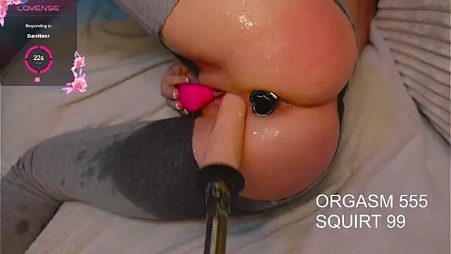 Snapshot of Alissaasex chatting on February 2026 01:17:01 PM Alissaasex online show from February 2026 01:17:01 PM