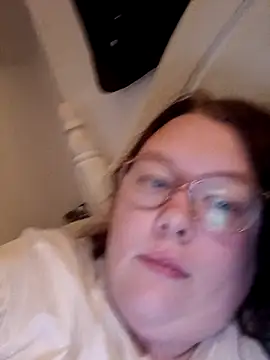 Snapshot of Sexycurvyemilyy chatting on November 2025 01:18:01 AM Sexycurvyemilyy online show from November 2025 01:18:01 AM