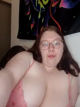 Sexycurvyemilyy online show from April 2026 08:15:02 PM