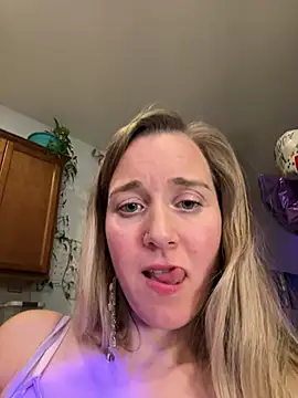 SkyelarSommer online show from February 2025 05:45:01 AM