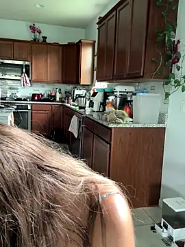 SkyelarSommer online show from September 2025 01:27:01 PM