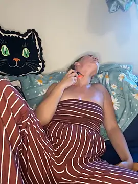 SkyelarSommer online show from October 2025 04:52:02 PM