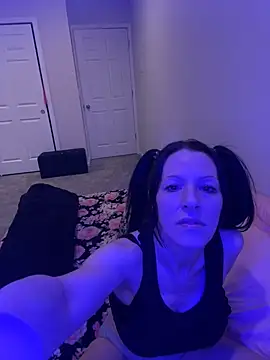 Snapshot of DominiqueX0 chatting on February 2025 01:44:01 AM DominiqueX0 online show from February 2025 01:44:01 AM