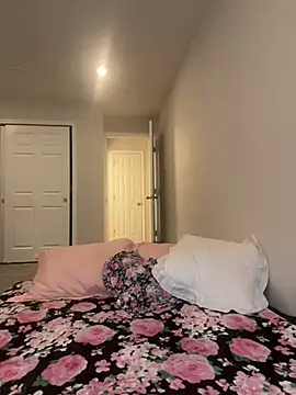 Snapshot of DominiqueX0 chatting on February 2025 04:37:02 PM DominiqueX0 online show from February 2025 04:37:02 PM